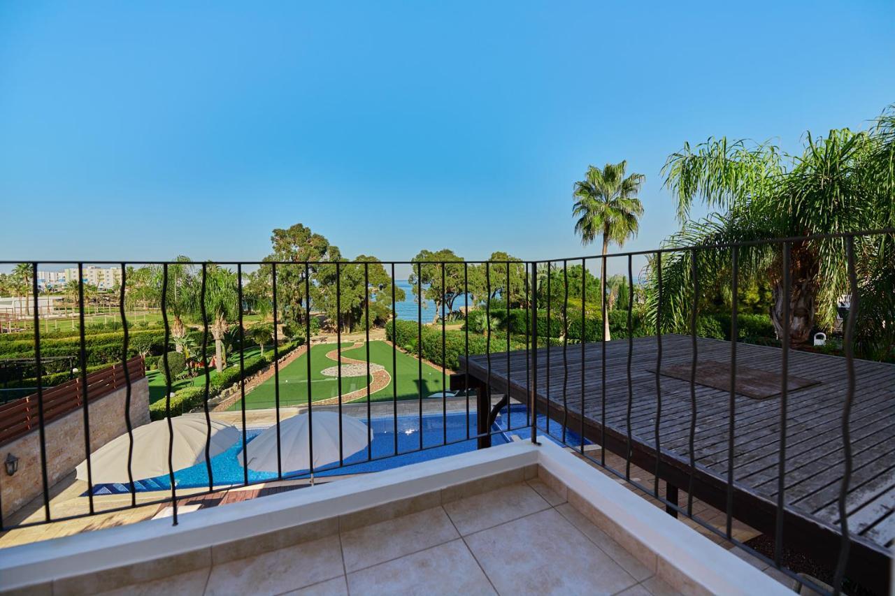 Beach Front Bella Vista By Ezoria Villas โปรทาราส ภายนอก รูปภาพ