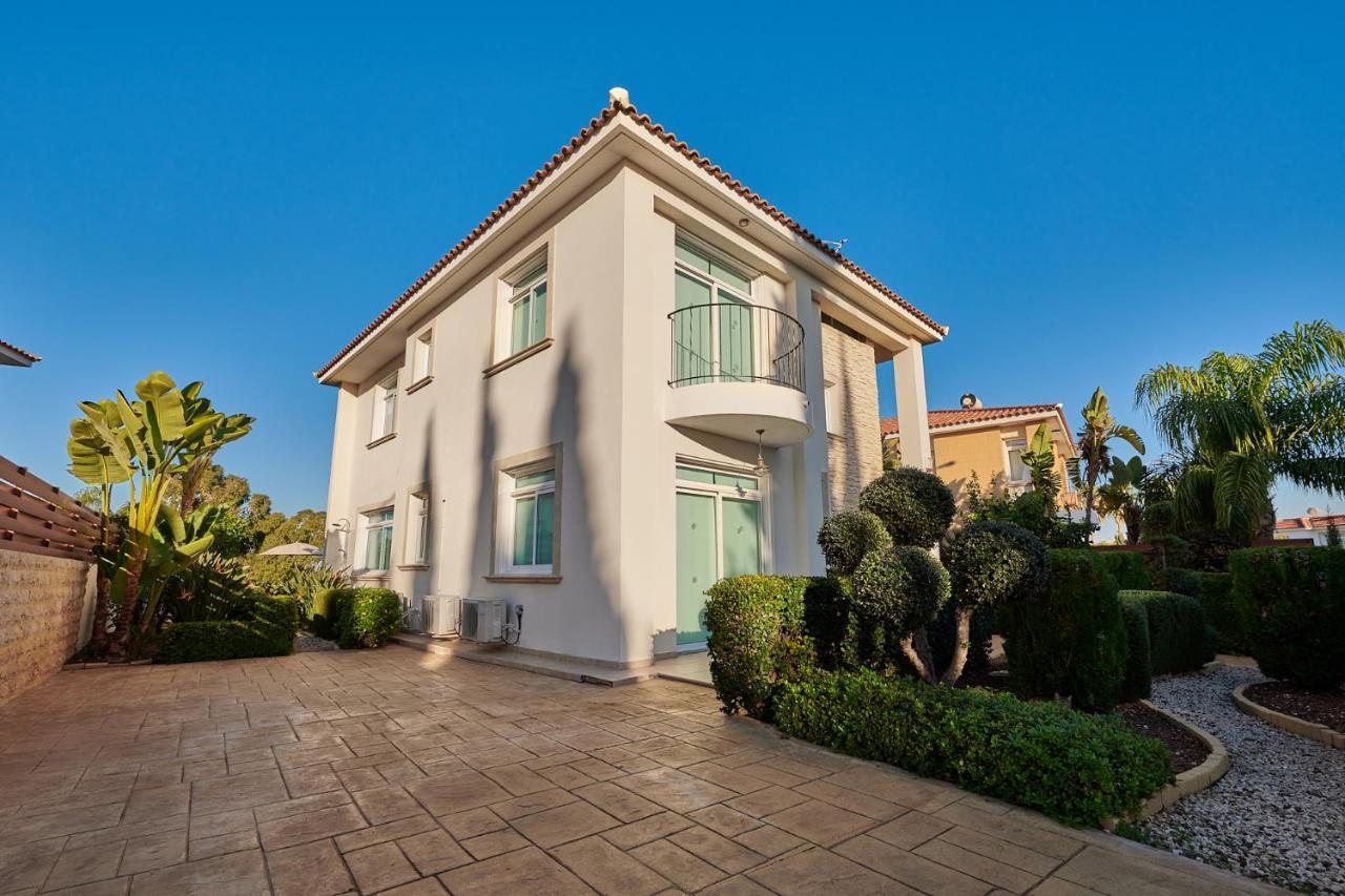 Beach Front Bella Vista By Ezoria Villas โปรทาราส ภายนอก รูปภาพ
