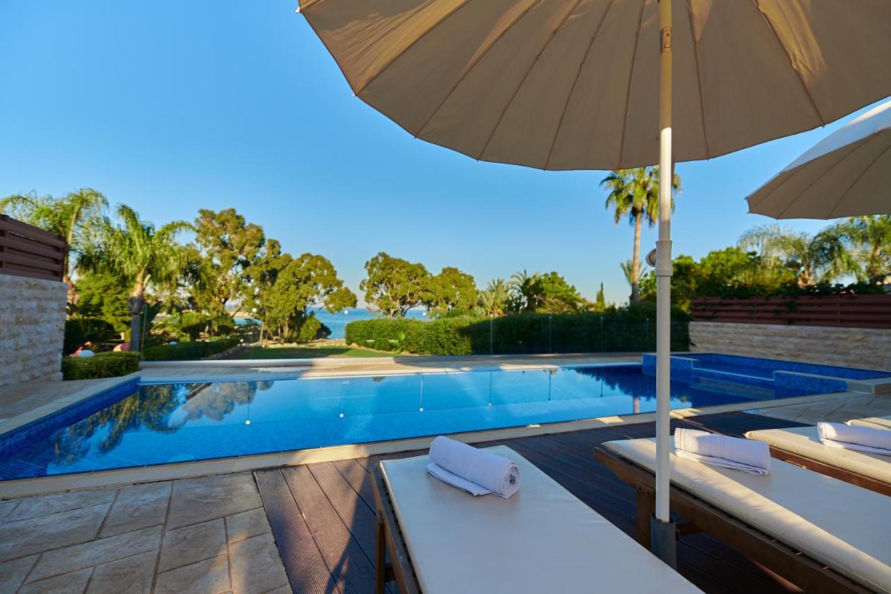 Beach Front Bella Vista By Ezoria Villas โปรทาราส ภายนอก รูปภาพ